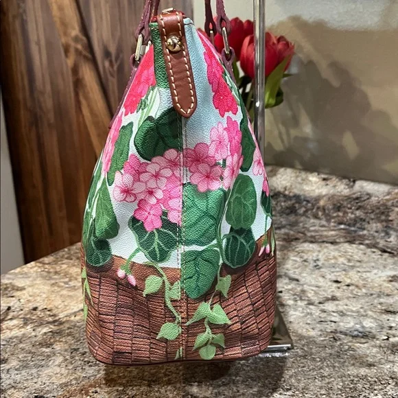 Dooney & Bourke EUC Geranium Basket Zip Top Shoulder Bag , Large Tote - Picture 3 of 13